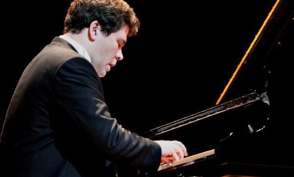 Для концерта Дениса Мацуева в Братске купят рояль за 3 миллиона рублей