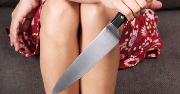 В Томской области 14-летняя девочка сто раз ударила ножом соседку-пенсионерку