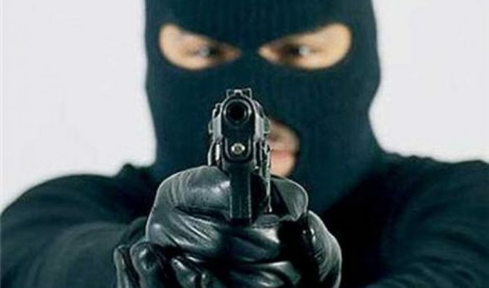 В Иркутске разыскивают грабителей банка, угрожавших убить заложницу