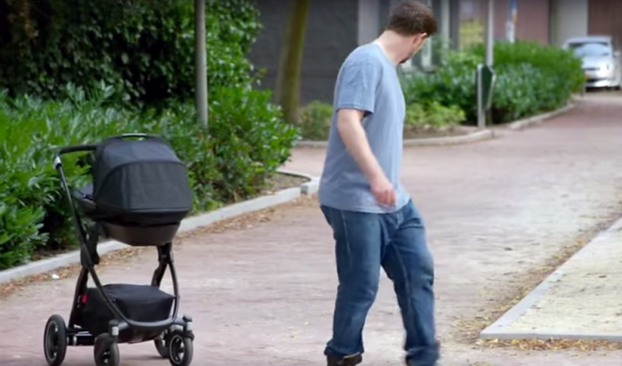 Volkswagen создал детскую коляску с круиз-контролем (видео)
