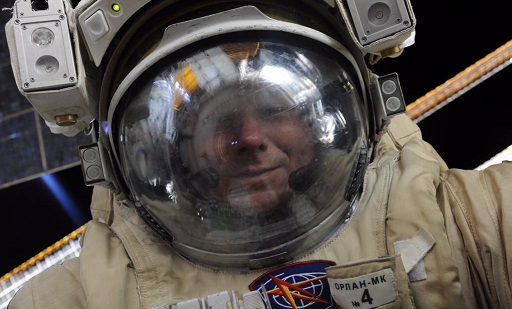 Российский астронавт сделал селфи в открытом космосе