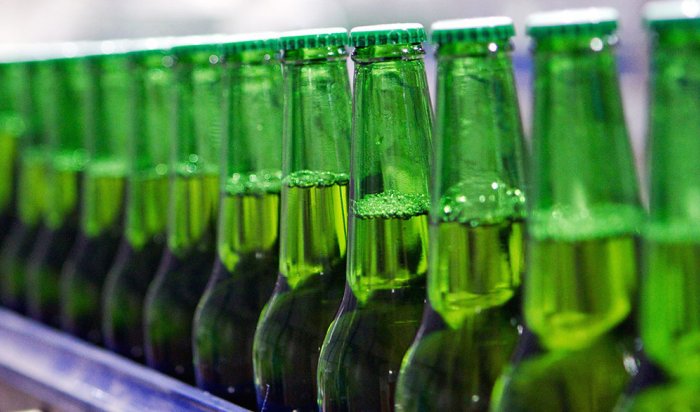 Пивовары решили отказаться от пластиковых бутылок из-за проблемы алкоголизма в России