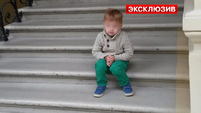В столичном метро ногу двухлетнего ребенка затянуло в эскалатор