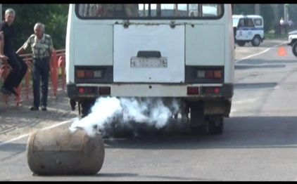 В Ангарске у автобуса на полном ходу оторвался газовый баллон (Видео)