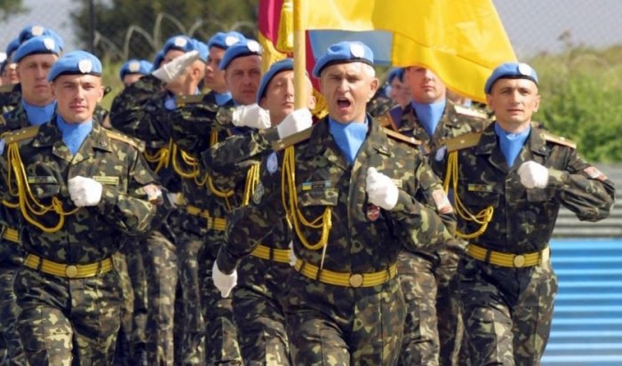 Яценюк заставит детей и студентов присягать на верность Украине
