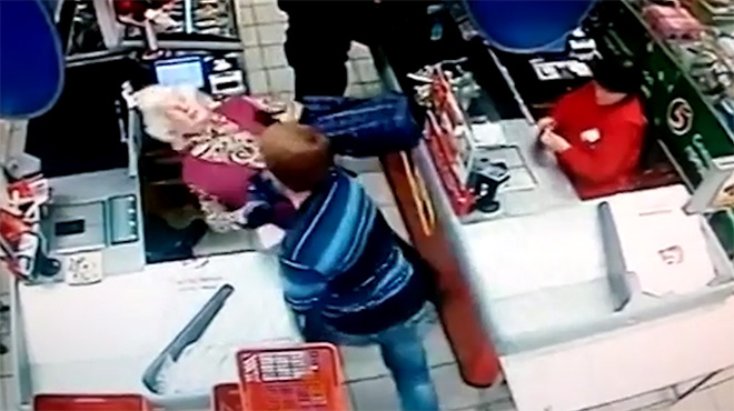Полиция ошиблась с подозреваемым, нокаутировавшим старушку в супермаркете