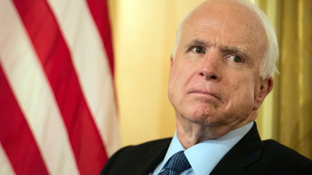 Сенатор Маккейн отказался посещать «воображаемую страну» ЛНР