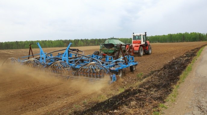 В Иркутской области фермеры получат субсидии на ремонт тракторов