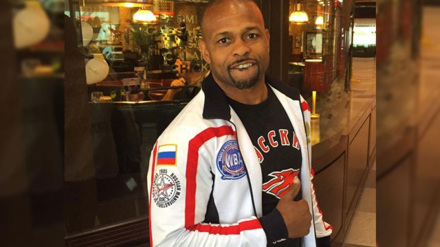 В Лондоне у боксера Роя Джонса украли куртку с российским флагом