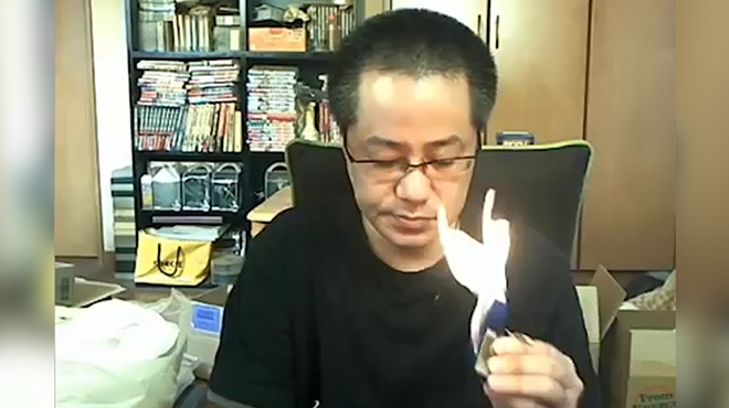 Японский стример едва не сжег свой дом в прямом эфире (видео)