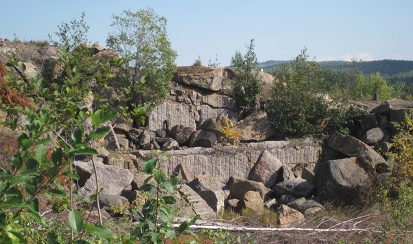 Иркутяне пытаются остановить распил скальника Старая крепость