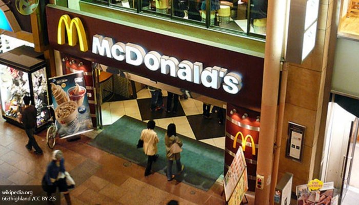 Неизвестные в масках избили посетителей McDonald’s в Санкт-Петербурге