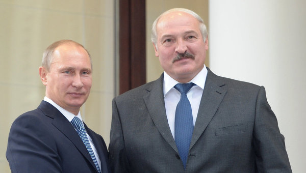 Путин и Лукашенко обсудили по телефону размещение в Белоруссии авиабазы России