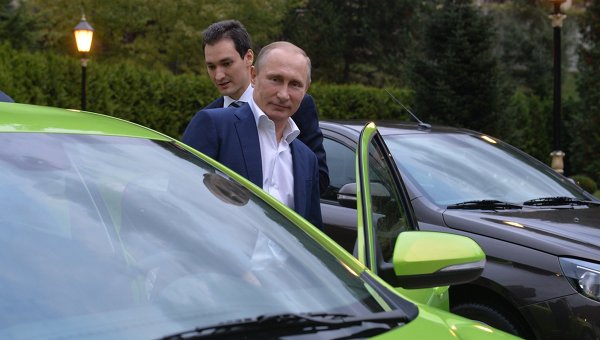 Путин остался доволен поездкой на Lada Vesta