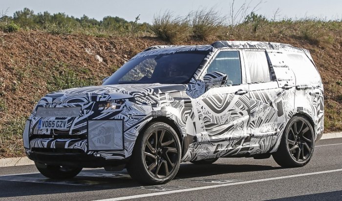 Land Rover Discovery нового поколения впервые сфотографировали на испытаниях