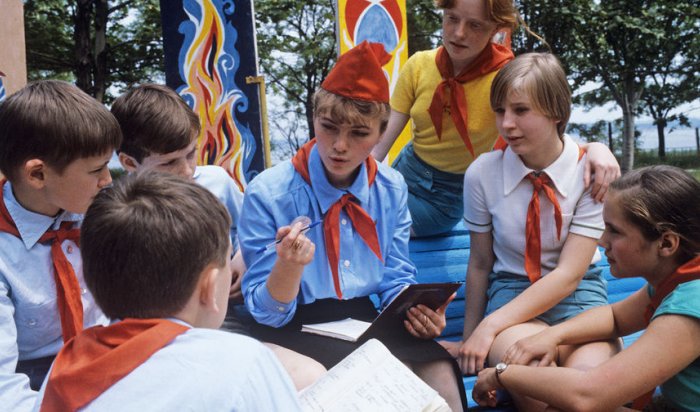 Путин подписал указ о создании аналога пионерского движения для школьников