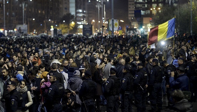 Свыше 25 тысяч человек вышли на антиправительственную акцию протеста в Бухаресте