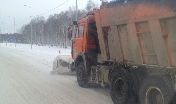 На дорогах Иркутской области работают более 250 единиц техники и 250 рабочих