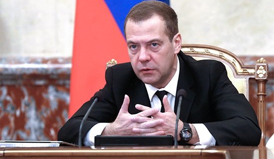 Медведев поручил подготовить программу господдержки туристического бизнеса