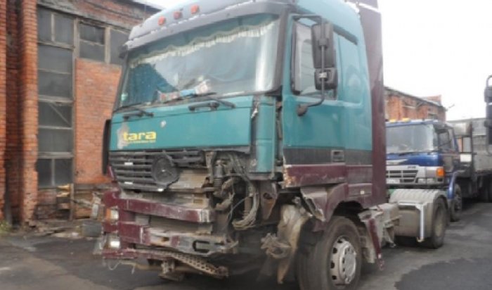 В Усолье-Сибирском осудят бывшего полицейского, по вине которого в ДТП погибли два человека