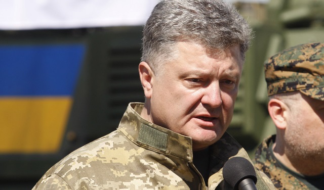 Порошенко разрешил иностранным военным проводить учения на Украине