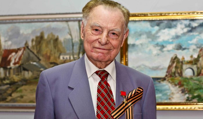 Дмитрий Бердников поздравил со 100-летним юбилеем Героя Социалистического Труда Александра Ежевского