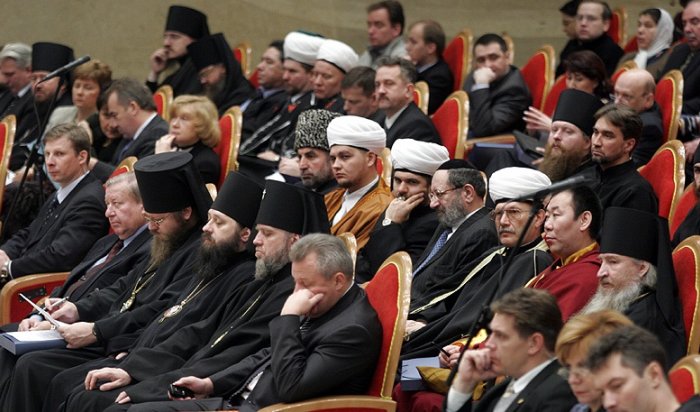 Госдума приняла закон о контроле религиозных организаций, финансируемых из-за рубежа