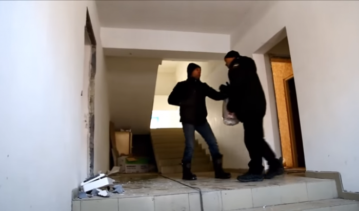 Житель Иркутска, пытавшийся поджечь себя из-за сноса дома, заплатит штраф в 5 тысяч рублей (Видео)