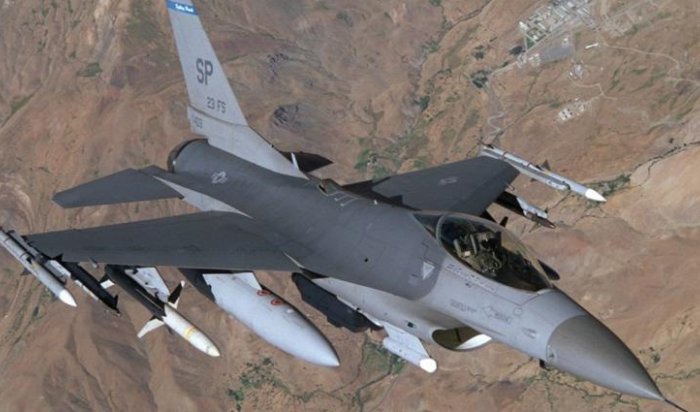 В США истребитель F-16 потерпел крушение во время учебного полета