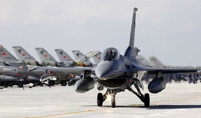 СМИ: Турция прекратила полеты ВВС над Сирией после инцидента с Су-24