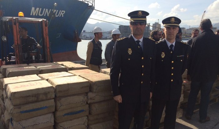 Испанская полиция арестовала 10 украинцев за контрабанду 13 тонн гашиша
