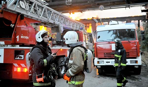 Крупный пожар произошел на Василеостровской ТЭЦ в Петербурге