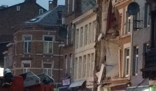 В Бельгии мощный взрыв обрушил фасад дома (видео)
