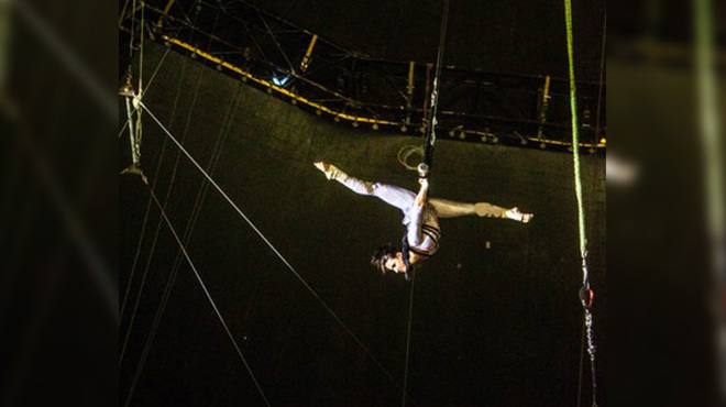 Гимнастка сорвалась с 25-метровой высоты в цирке Никулина (видео)