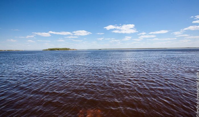 Иркутский суд обязал транспортную компанию поднять затонувшее на реке Лена нефтеналивное судно