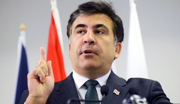 Суд оштрафовал Саакашвили и пригрозил лишением свободы за отказ провести встречу с местным жителем