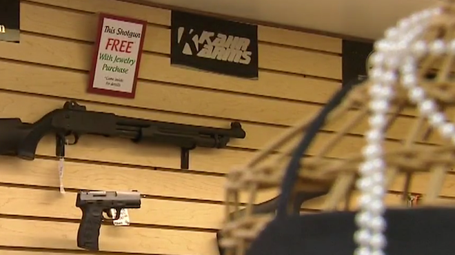 Во Флориде ювелирный магазин дарит своим клиенткам оружие