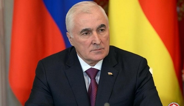 Президент Южной Осетии предложил переименовать страну в Южную Осетию-Аланию