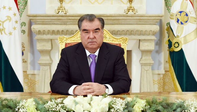 В Таджикистане лидера нации хотят сделать президентом пожизненно