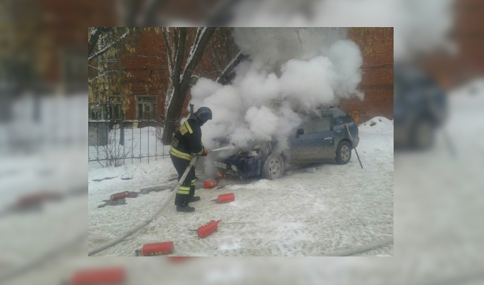 Два автомобиля сгорели за сутки в Иркутске