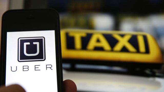 Московские власти пригрозили запретить сервис такси Uber