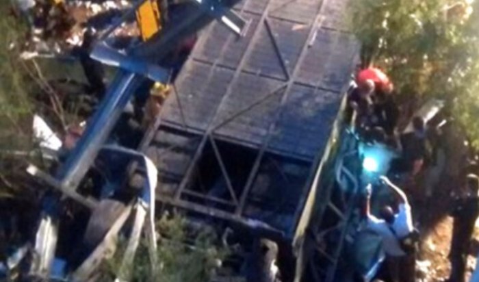 Пассажирский автобус перевернулся в Аргентине: 5 человек погибли, еще 50 — пострадали