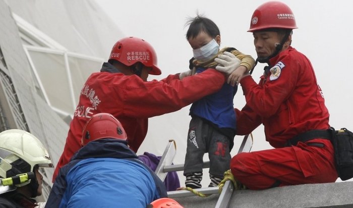 Число жертв землетрясения на Тайване достигло 94 человек