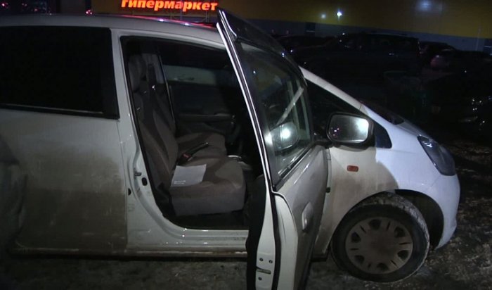 Задержаны двое иркутян, пытавшихся похитить автомобиль с парковки у ТРЦ «Комсомолл»