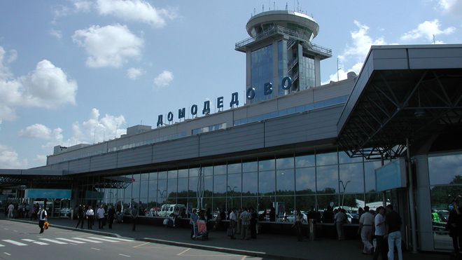 В «Домодедово» экстренно сел самолет, на борту которого скончался пассажир