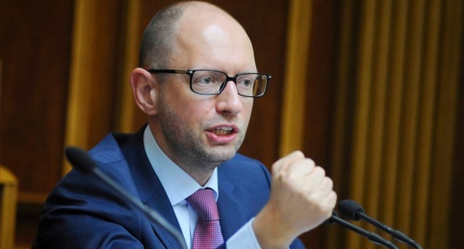 Верховная рада не смогла отправить правительство Яценюка в отставку