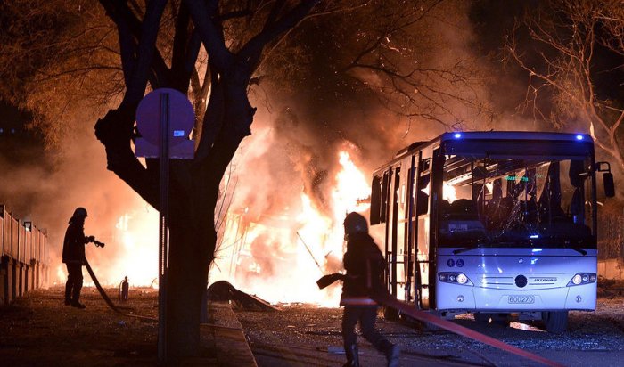 В центре Анкары взорвался заминированный автомобиль