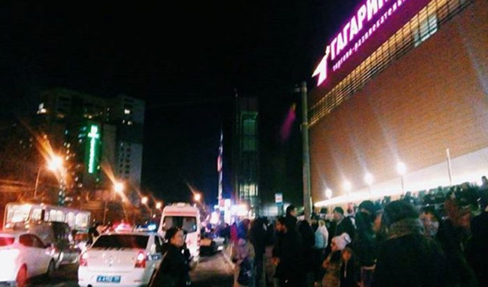 После серии анонимных звонков из московских ТЦ эвакуировали более 20 тысяч человек
