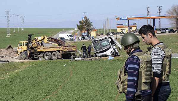 В Турции военный конвой подорвался на мине: семь погибших