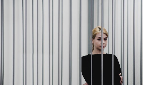 Юлия Киселева просит отсрочить наказание для воспитания ребенка